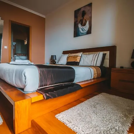 Quinze - Luxurious 3 Bedroom With Private Pool And Games & Amazing Views Ponta Delgada (Madeira)