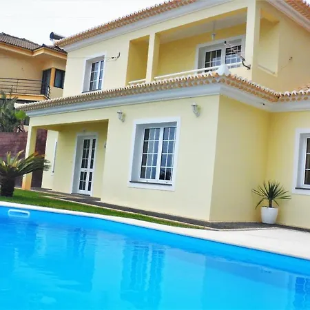 Quinze - Luxurious 3 Bedroom With Private Pool And Games & Amazing Views Ponta Delgada (Madeira)