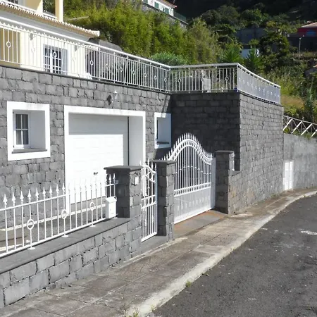 Villa Quinze - Luxurious 3 Bedroom With Private Pool And Games & Amazing Views *