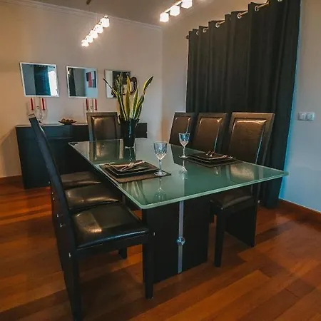 Quinze - Luxurious 3 Bedroom With Private Pool And Games & Amazing Views Ponta Delgada (Madeira)