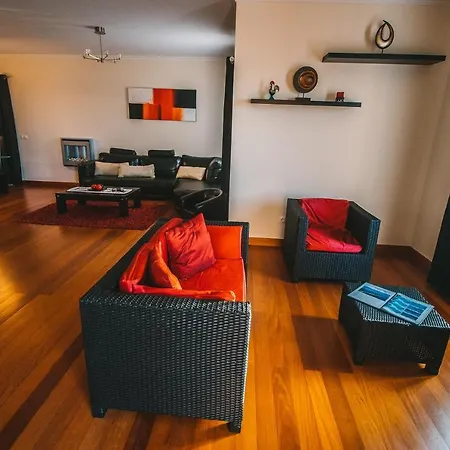 Quinze - Luxurious 3 Bedroom With Private Pool And Games & Amazing Views * Ponta Delgada (Madeira)