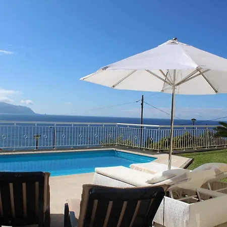 Villa Quinze - Luxurious 3 Bedroom With Private Pool And Games & Amazing Views