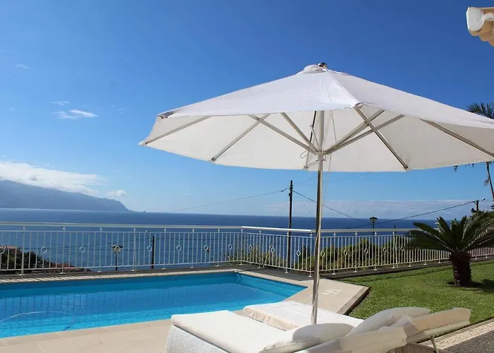 Quinze - Luxurious 3 Bedroom With Private Pool And Games & Amazing Views 빌라 폰타델가다