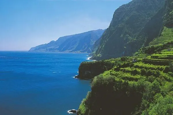 Quinze - Luxurious 3 Bedroom With Private Pool And Games & Amazing Views Willa Ponta Delgada (Madeira)